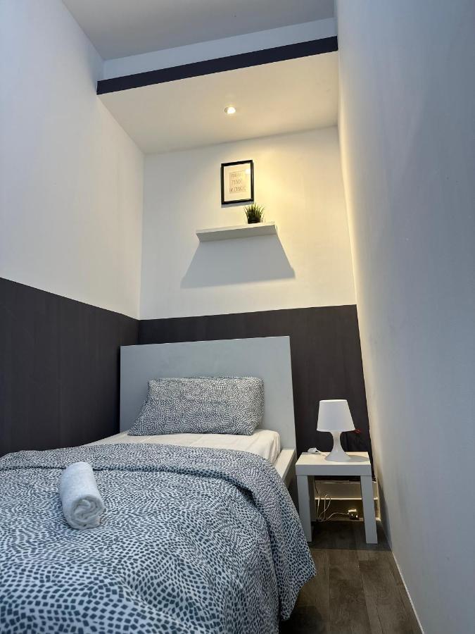Traveller Partition Room In Al Barsha 1 Near Metro Dubaj Kültér fotó