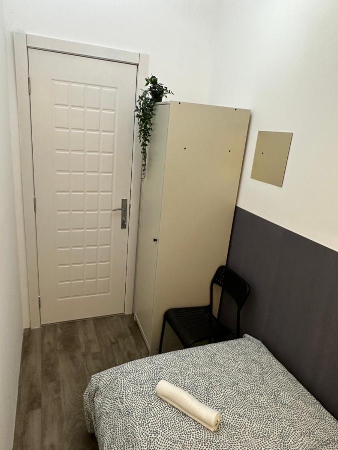 Traveller Partition Room In Al Barsha 1 Near Metro Dubaj Kültér fotó
